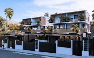 Casa a schiera  Italia. Promocion en venta de casachalet pareada de obra nueva en segur