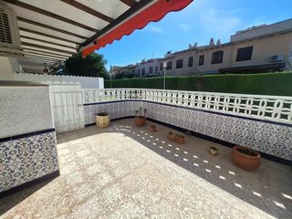 Appartement  Gracia. Planta baja con dos grandes terrazas y piscina a 350 metros del
