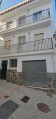 Edifici a Tolox. Edificio 3 plantas en tolox