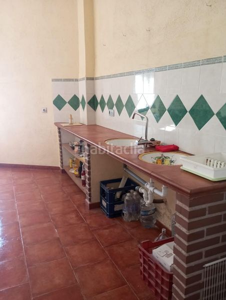 Foto 2b204c43-8479-4751-88aa-1370a49ee952. Masia amb aparcament a Huelma