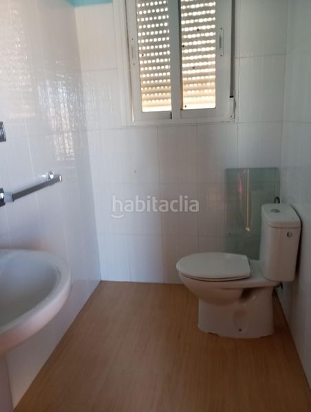 Foto 5e56d9fe-3072-45f2-be34-5039cf467fc6. Masia amb aparcament a Huelma