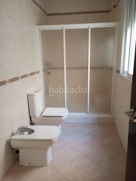 Foto 67f02a5a-843e-4e9c-b845-a10ce71fd8c3. Masia amb aparcament a Huelma