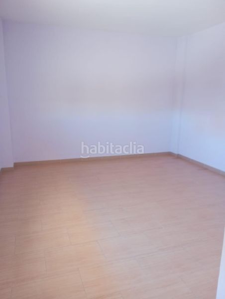 Foto 6ac0a252-b38d-4d58-933d-9eb86a1d0645. Masia amb aparcament a Huelma