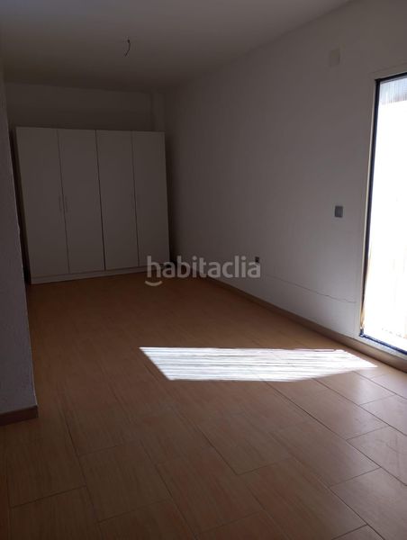 Foto 99c6da27-31d3-4452-8657-106d72e4a3cb. Masia amb aparcament a Huelma