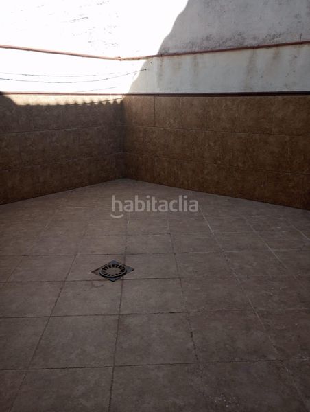 Foto dabac94d-9790-4f6c-831e-167af7547d99. Masia amb aparcament a Huelma