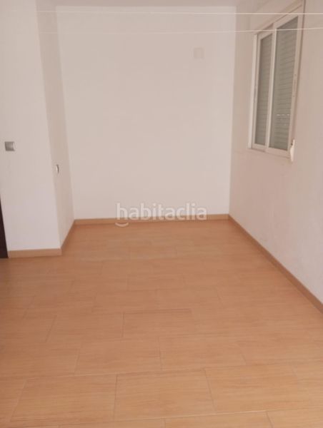Foto f87a050d-87bd-4514-96e7-74868b8bcfdc. Masia amb aparcament a Huelma
