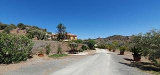 Masia a Campanillas. Casa con finca en campanillas