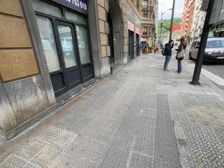 Locale commerciale in Alameda de Recalde 8