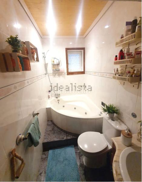 Foto 8af06f1b-2d37-43f5-990e-b020a189bf6d. Piso irala con 3 habitaciones, 1baño y balcón en Iralabarri Bilbao