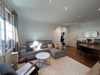 Appartement à Casco Viejo. En calle somera, piso exterior de 3 habitaciones, la ppal. con v