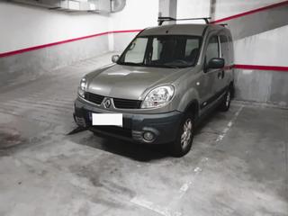 Aparcament cotxe a De salvador seguí 11