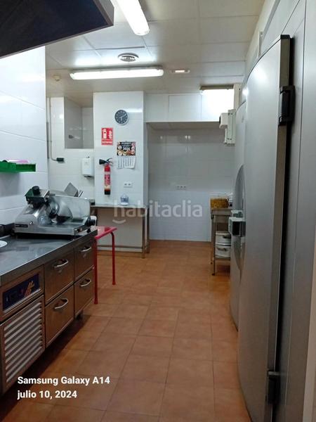 Foto 13e1bd4c-9445-4701-8ec4-67f7398a21db. Local comercial en Granada (La)