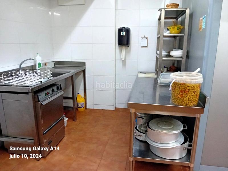Foto 5acee326-7c20-4a10-bf16-471bda3c3799. Local comercial en Granada (La)