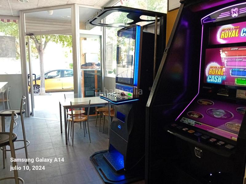 Foto 9446ef09-b2d7-4af4-bc27-b61ca62b70a6. Local comercial en Granada (La)