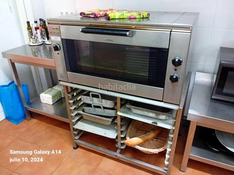 Foto b1b3b13e-9722-40a0-86cf-3358694fef6a. Local comercial en Granada (La)