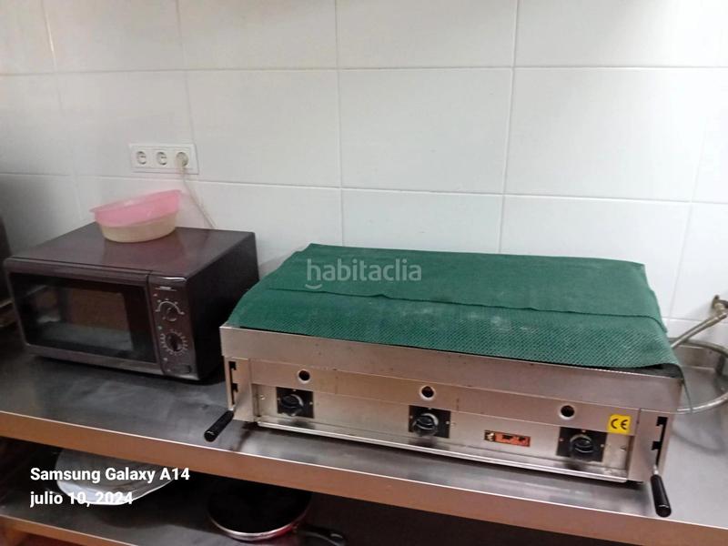 Foto d60ca7cb-d175-4070-8427-ad3051842f58. Local comercial en Granada (La)