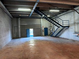 Alquiler Nave industrial  Vint-i-vuit