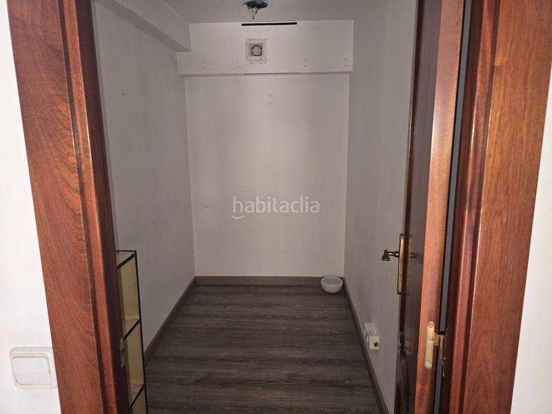Foto f2b43e8b-f4b7-4034-b7a6-524c8af9670e. Local comercial a Ca n'Oriac Sabadell