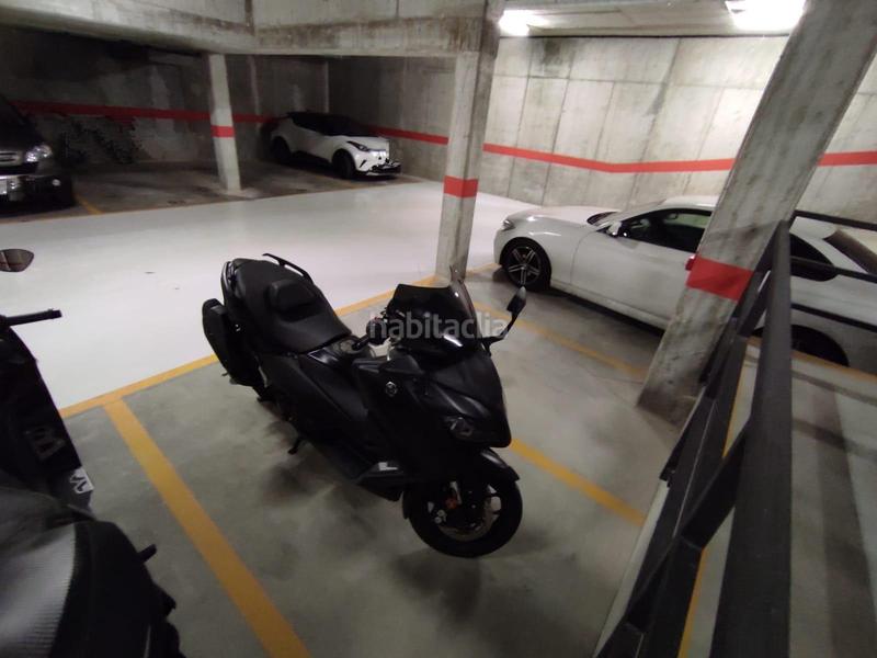 Foto 77861484-dbc3-434d-a1fe-5985fd3f14f3. Parking moto plaza de aparcamiento para moto !!! en Castellar del Vallès