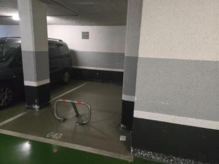 Parking voiture à Eixample - Can Bogunyà. Plaza de parking para coche!! en prat de la riba.