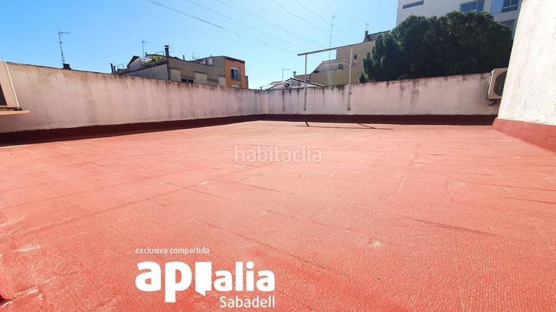 Foto 39d1ad93-b745-493e-8e58-80366c154865. Casa adossada amb aparcament a Eixample Sabadell