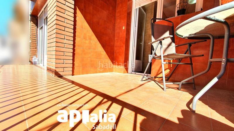 Foto 775c9120-23fb-460e-8d63-d9fbaf6d3b73. Casa adossada amb aparcament a Eixample Sabadell