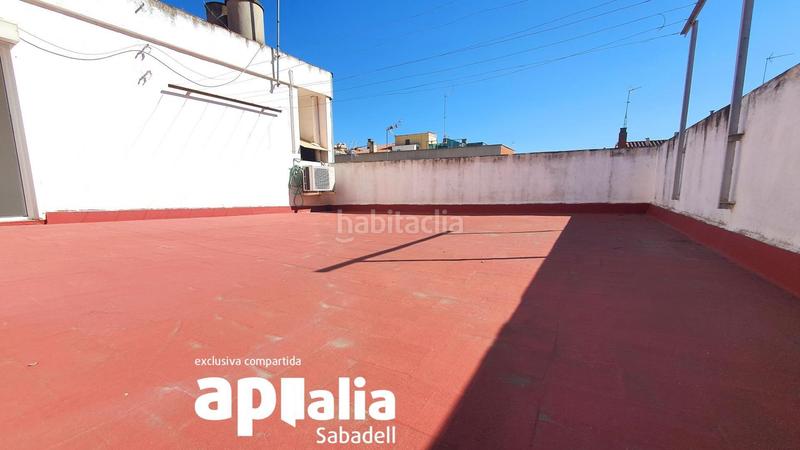 Foto b1bf2216-7209-4dba-96fb-2230040470af. Casa adossada amb aparcament a Eixample Sabadell
