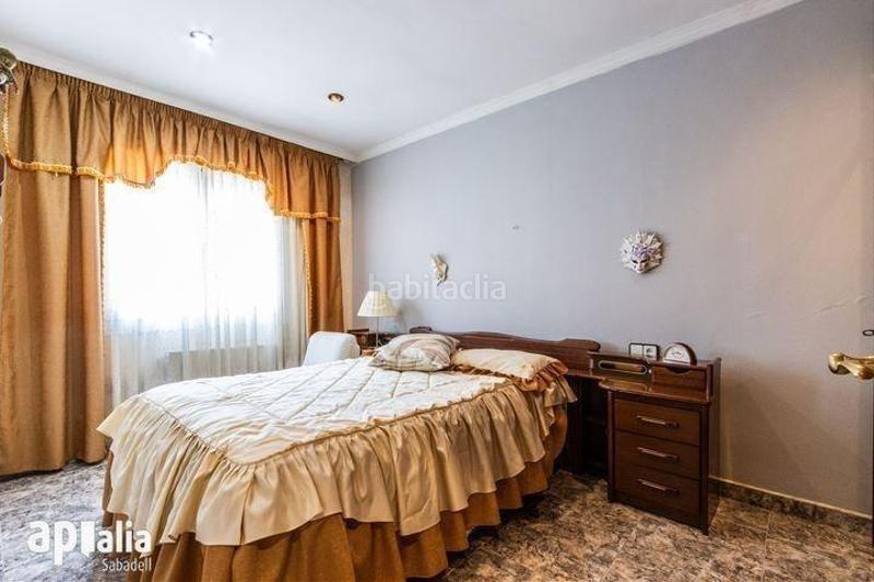 Foto 1ab36f0b-9c43-41ff-b8cd-b5e042c3f6f8. Casa  adosada en Can Rull con garaje! en Can Rull Sabadell
