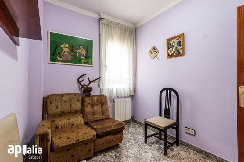 Foto 77b2383d-8572-46b9-876d-89bb21f35a9f. Casa  adosada en Can Rull con garaje! en Can Rull Sabadell