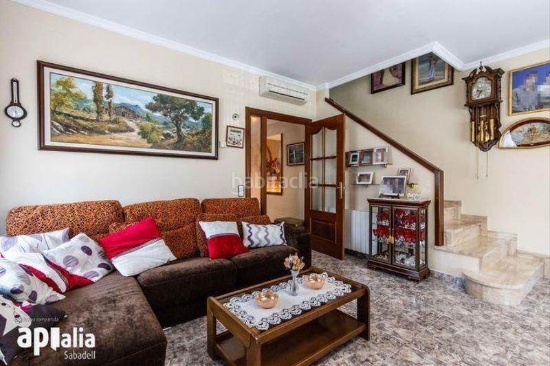 Foto 9a1f0db5-78a2-4eff-b897-d650e3a271d9. Casa  adosada en Can Rull con garaje! en Can Rull Sabadell