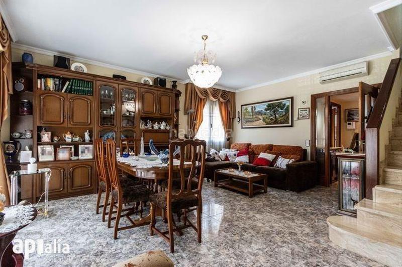 Foto c6177001-8837-4616-8bee-65b3eea2f02f. Casa  adosada en Can Rull con garaje! en Can Rull Sabadell