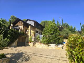 Xalet  Maristany. Casa a cuatro vientos con parcela y encanto natural en font del