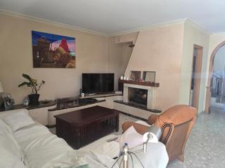 Xalet a Les Arenes - La Grpia - Can Montllor. Casa de 3 plantas con piscina y gran garajealmacn en terrassa