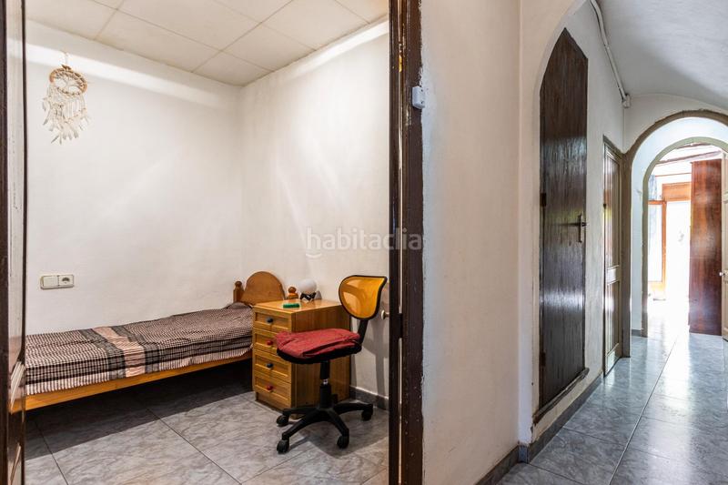 Foto f444ae0f-5f75-4734-8e89-f871e9964af0. Casa adossada a Sant Llorenç Savall