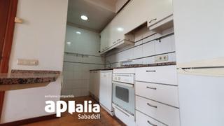 Pis a Campoamor. Piso  sabadell campoamor