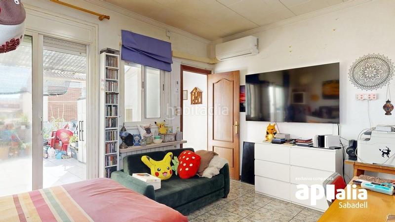 Foto 418ca5ee-3dd5-4942-a738-f037db8894b9. Semi detached house with heating parking in Creu de Barberà Sabadell