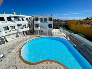 Appartement  Calle berlina. Apartamento en residencial con piscina