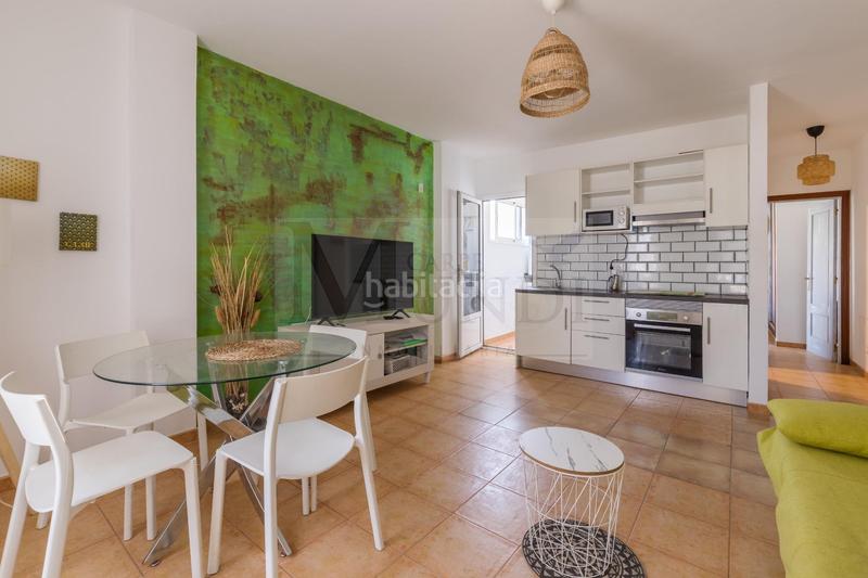 Foto 106f8293-5828-4ced-a8e0-0a96fd89c0b1. Piso en calle juan carlos i 65 apartamento de 1 dormitorio totalmente amueblado calle juan carlos i en Oliva (La)