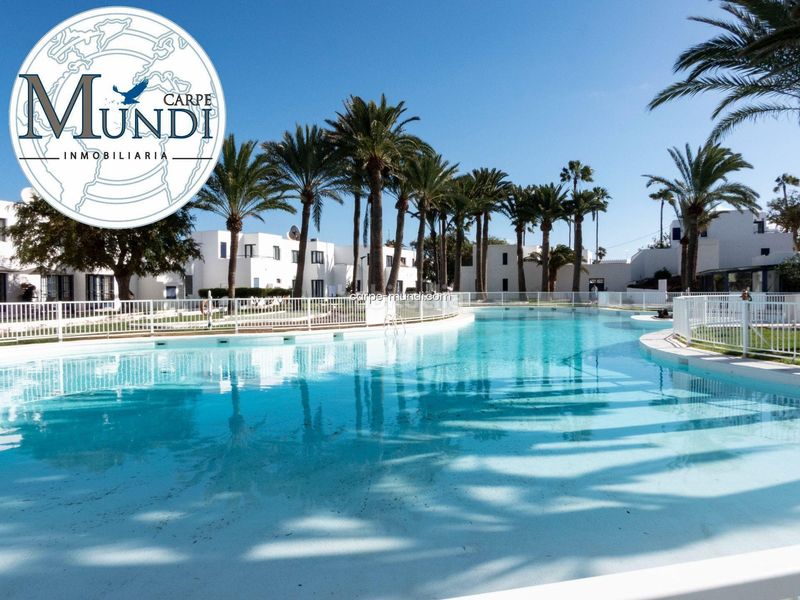 Foto 41b16731-5227-4c1a-89b0-77106d5fb925. Apartament amb piscina a Corralejo Oliva (La)