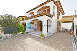 Duplex in Playa Grande-Castellar. Fantástico duplex en playa grande muy cerca del mar  ref 740
