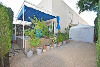 Duplex à Bahia. Dúplex con parcela en esquina y piscinas comunitarias en vía axi