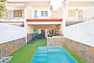 Dúplex a Bahia. Dúplex reformado con piscina privada en bahía  ref 1000