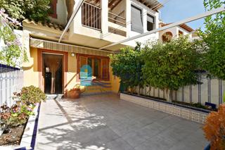 Duplex à Playa Grande-Castellar. Amplio dúplex con 4 dormitorios y solárium en playa grande  ref.