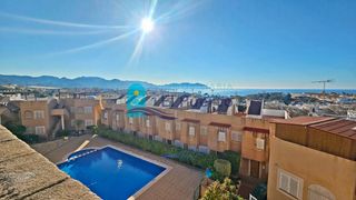 Duplex in El Alamillo. Fantástico duplex en residencial con piscina  ref 1742