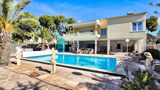 Chalet in Perín. Espectacular chalet con piscina en la azohía  ref 1744