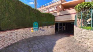 Aparcament cotxe a El Alamillo. Plaza de garaje en urbanización bahía real, el alamillo  ref 28