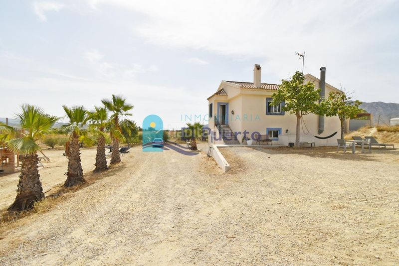 Foto a38dcdbc-f1da-4632-90d3-3c9db65c06f7. Casa amb aparcament a Mazarrón casco urbano Mazarrón