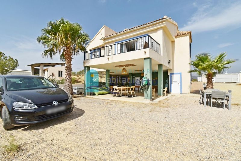 Foto fed7cd69-0ca6-4ac4-ac2a-239a0940af5b. Casa amb aparcament a Mazarrón casco urbano Mazarrón