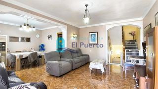 A tre livelli in Mazarrón Casco Urbano. Tríplex de 3 dormitorios en mazarrón  ref. 1830