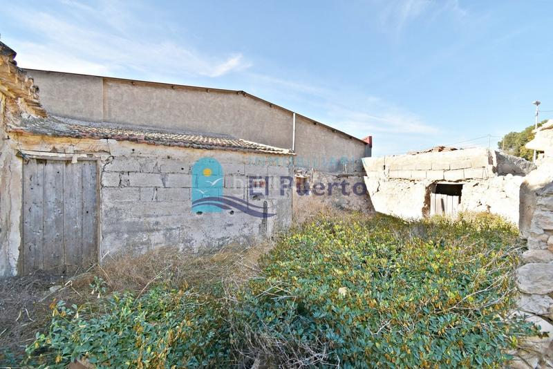 Foto a3676f92-ec02-45f5-a50d-db31caa73c26. Casa amb aparcament a Totana